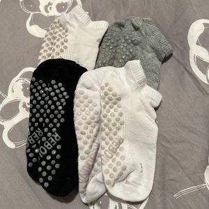 Grip socks for barre